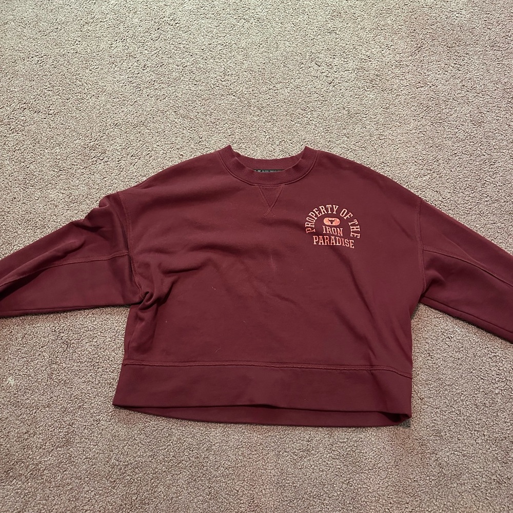 Cropped crewneck